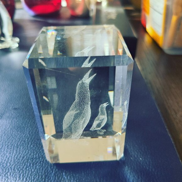 glass artist Other - Crystal Hologram of a Penguin & Chick, Amazing to view all the angles.
